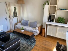 12456 Short Ave, Unit cottage in Los Angeles, CA - Building Photo