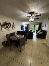 13870 SW 62nd St, Unit 206 in Miami, FL - Building Photo - Building Photo