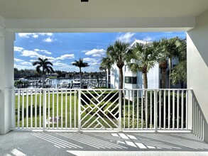 424 Bay Colony Dr N in Juno Beach, FL - Building Photo - Building Photo