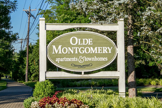 Olde Montgomery in Cincinnati, OH - Foto de edificio - Building Photo