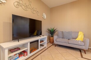 1591 E Palo Verde Dr in Casa Grande, AZ - Building Photo