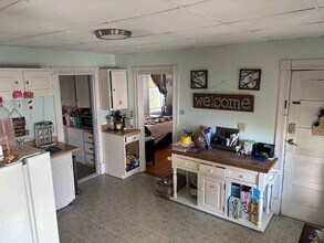 465 E High St, Unit 2 in Manchester, NH - Building Photo - Building Photo