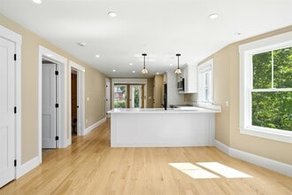 8 Water St in Meredith, NH - Building Photo - Building Photo