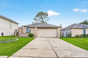 12403 Meadow Ridge Dr in Stafford, TX - Building Photo