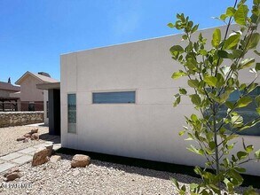 9467 Landry McKee Ln in El Paso, TX - Building Photo - Building Photo