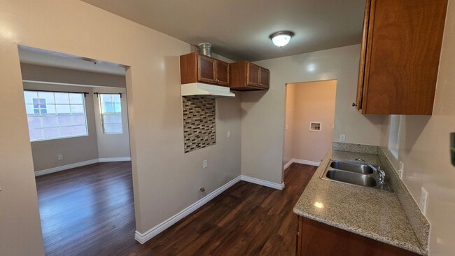 11307 S Grevillea Ave in Inglewood, CA - Building Photo - Building Photo