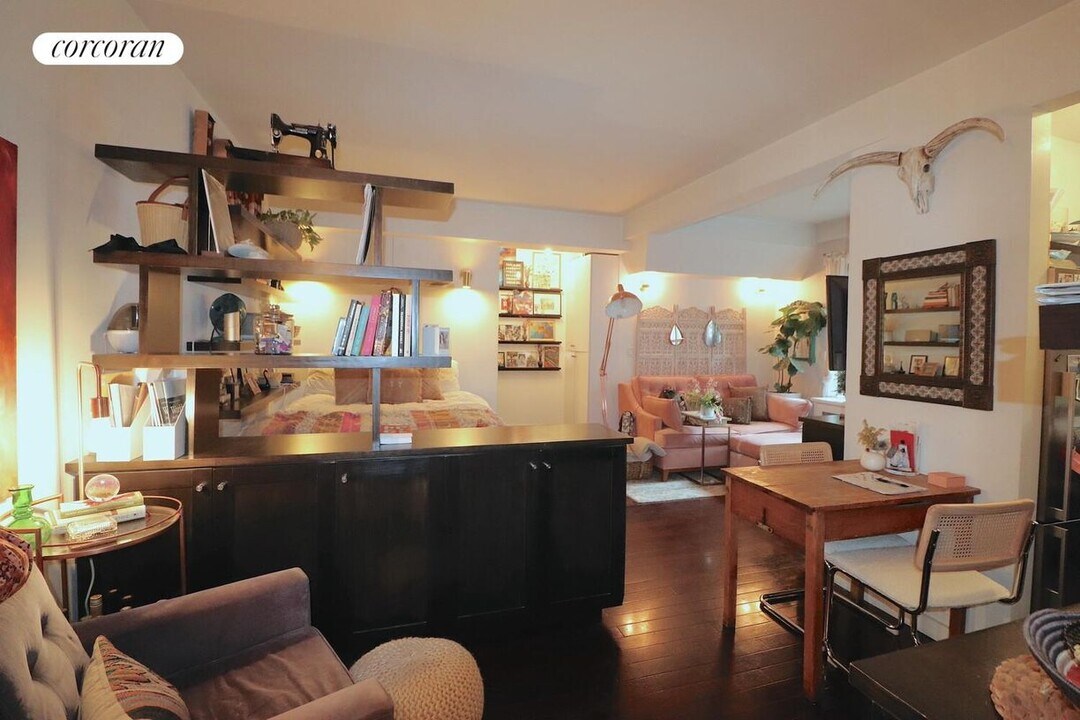 100 W 12th St in New York, NY - Building Photo