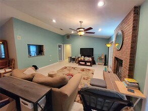 2015 NW 38th Dr in Gainesville, FL - Building Photo - Building Photo