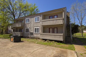 9018 Mahogany Row SE in Huntsville, AL - Building Photo - Building Photo