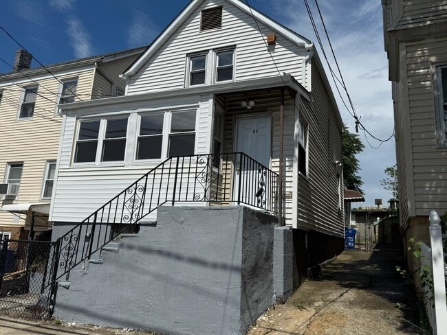 82 McAdoo Ave