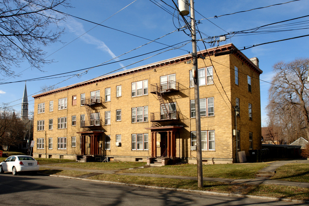 University Apartments in Schenectady, NY - Building Photo