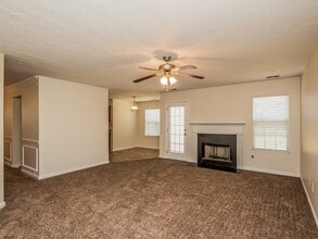 70 Stony Oak Dr in Newnan, GA - Building Photo - Building Photo