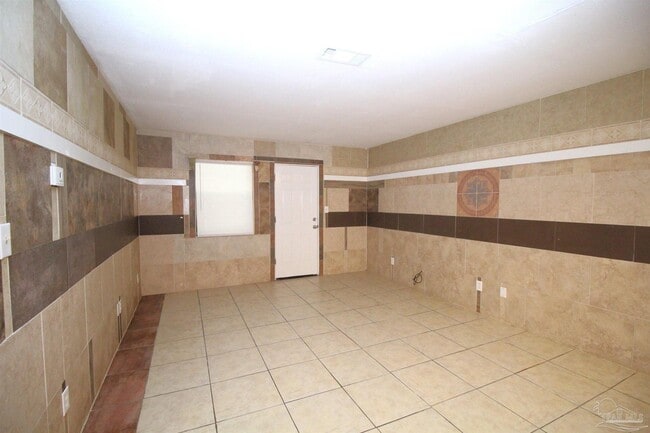 130 E 9 Mile Rd in Pensacola, FL - Building Photo - Building Photo