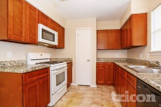 7206 Sonnet Glen Ln in Houston, TX - Building Photo - Building Photo