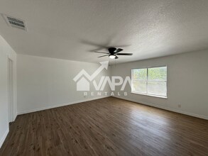 8259 Sunshine Trail Dr in San Antonio, TX - Building Photo - Building Photo