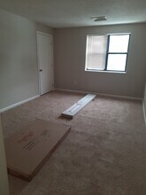 10 Longworth Ave, Unit 10 in Brockton, MA - Foto de edificio - Building Photo