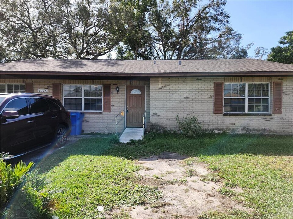 1215 Tulipwood Dr in Seffner, FL - Building Photo