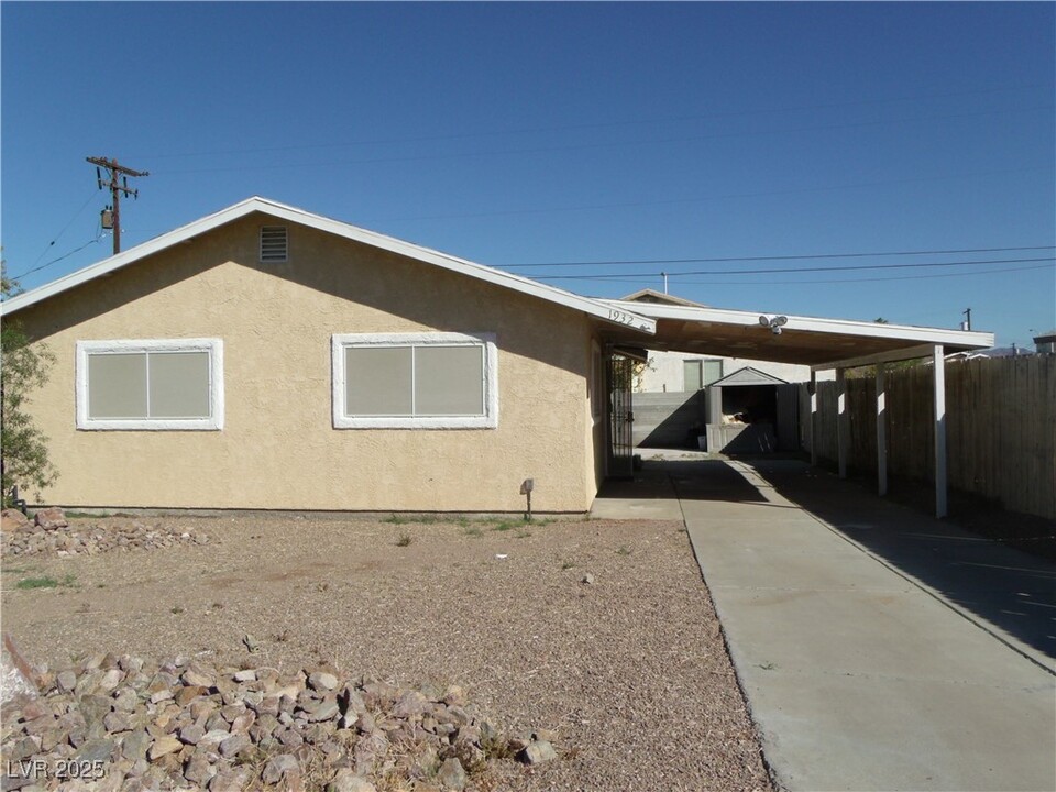 1932 Merze Ave in Henderson, NV - Building Photo