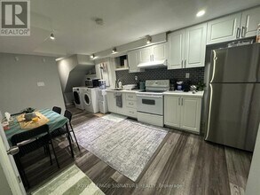 843 Brandenburg Blvd in Waterloo, ON - Building Photo - Building Photo