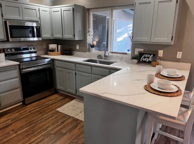 property at 15464 Chestnut Dr SE