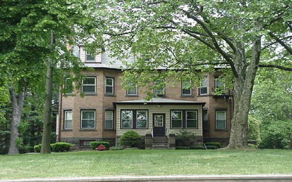Pennington Woods in Trenton, NJ - Foto de edificio