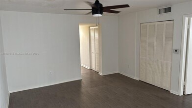 1615 Meridian Ave in Miami Beach, FL - Building Photo - Building Photo