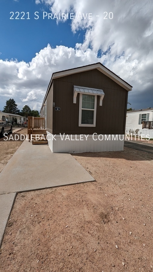 property at 2221 S Prairie Ave