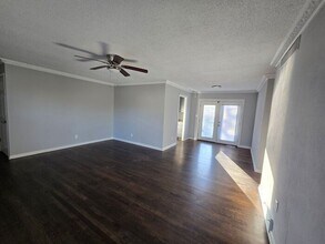 13100 Sycamore Ave in Grandview, MO - Building Photo - Building Photo