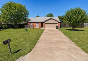 204 Quail Meadow Dr in Kyle, TX - Building Photo