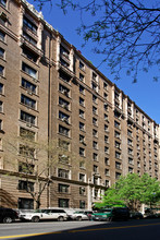 Royal Summit Apartments I in New York, NY - Building Photo - Building Photo