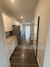 11075 Chappell Crk Cir in Hopewell, VA - Building Photo - Building Photo