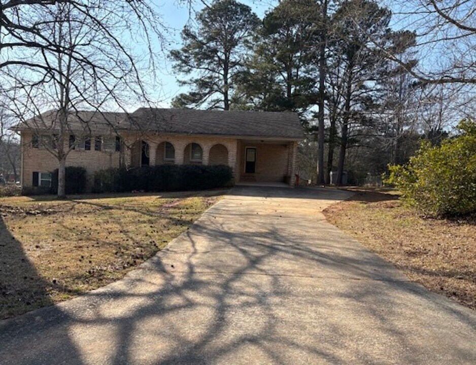103 Forest Wood Dr in Griffin, GA - Building Photo