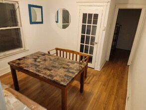 7330 S Yates Blvd in Chicago, IL - Foto de edificio - Building Photo