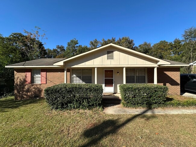 property at 413 Kingstree Rd