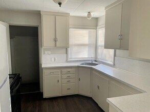 1040 Spruce St NE in Salem, OR - Building Photo - Building Photo