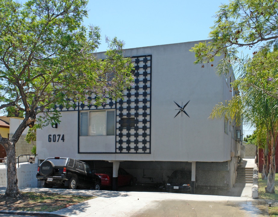 6074 Pickford St in Los Angeles, CA - Building Photo