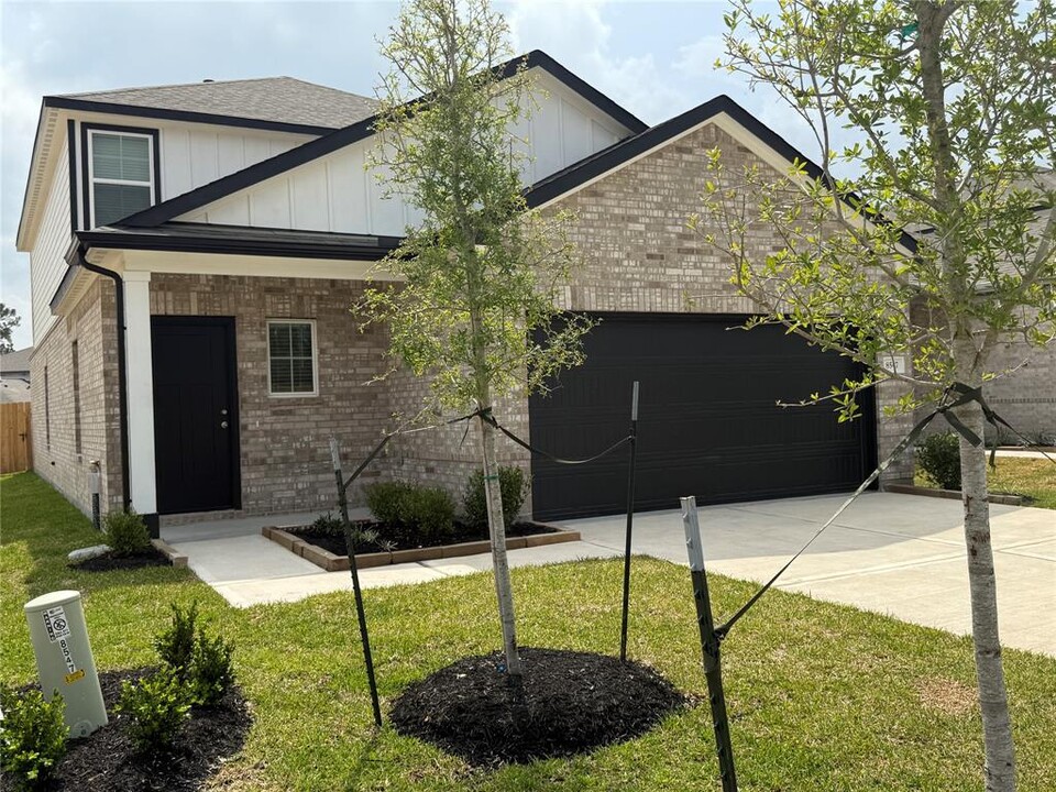 8547 Blueberry Ash St in Magnolia, TX - Building Photo