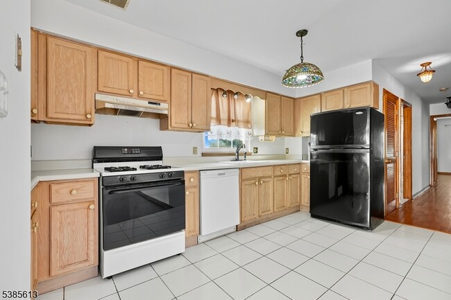 87 Cottage St in Bayonne, NJ - Building Photo - Building Photo