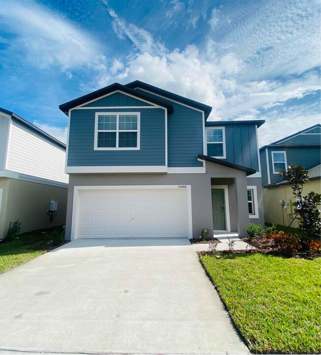 35464 Ackley Trce in Zephyrhills, FL - Foto de edificio