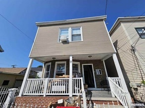 7 Davidson St in Clifton, NJ - Building Photo - Building Photo
