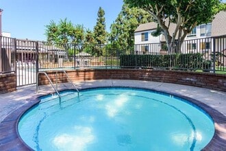 1361 Caminito Gabaldon, Unit #E 1br1ba in San Diego, CA - Building Photo - Building Photo