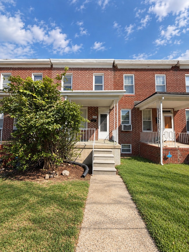 property at 3326 Lyndale Ave