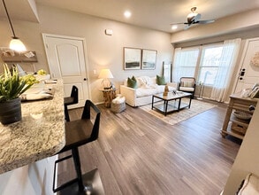 Portofino Apartments in Lubbock, TX - Foto de edificio - Building Photo