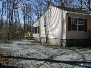 5705 Community House Rd in Columbia, VA - Building Photo - Building Photo