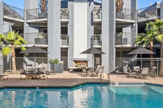 The Loreto Apartments in Phoenix, AZ - Building Photo - Building Photo