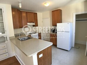 881 Massachusetts Ave in Cambridge, MA - Building Photo - Building Photo
