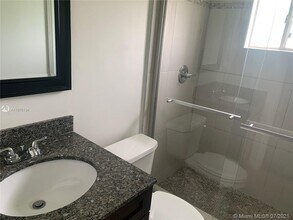 37 SW 14th St-Unit -3 in Dania Beach, FL - Building Photo - Building Photo