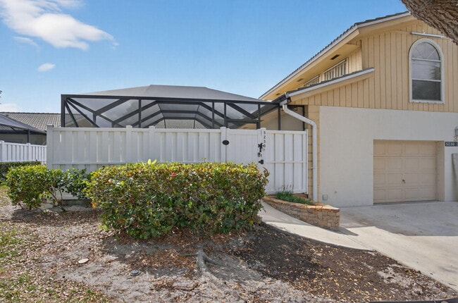 5230 Woodruff Ln in Palm Beach Gardens, FL - Building Photo - Building Photo