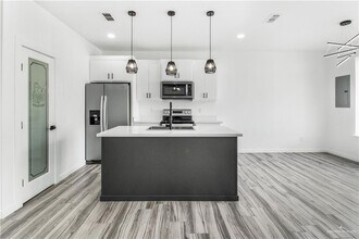 21 West Dr in Pharr, TX - Building Photo - Building Photo