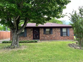 5807 Larkgrove Dr in Louisville, KY - Building Photo